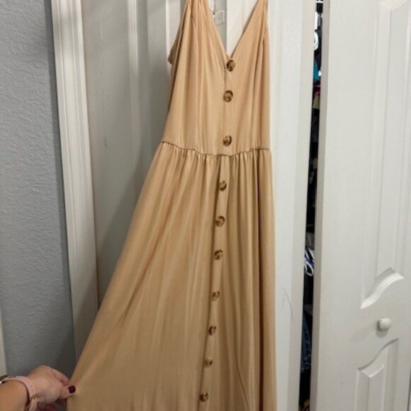 Beige/Khaki colored full length Maxi dress sz M - Picture 1 of 3